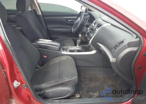 2015 Nissan Altima 2.5/2.5 S/2.5 Sl/2.5 Sv z USA, uszkodzony, nr VIN 1N4AL3AP9FC261892